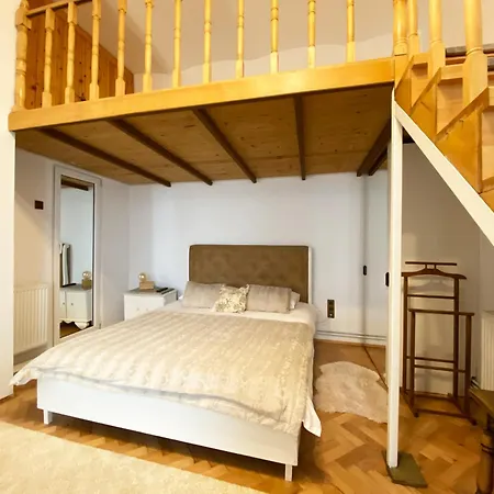 Piata Sfatului Brassai Apartman Brassó