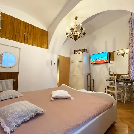 Piata Sfatului Brassai Apartman Brassó