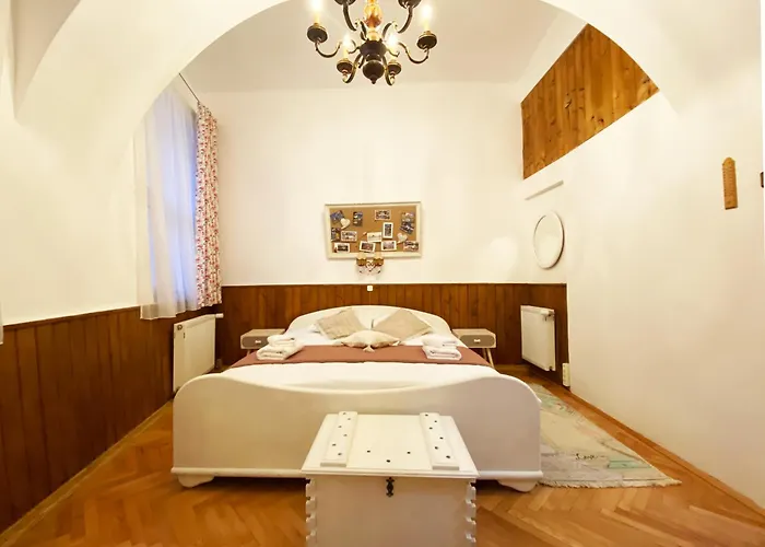 Piata Sfatului Brassai Apartment Brașov